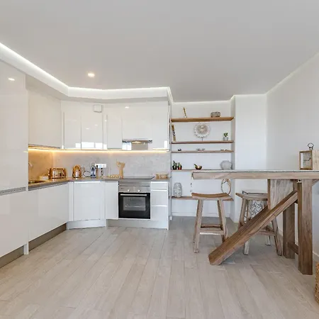 Daire Ocean Garden Sunset & Sunrise - Heated Pool - Ac - Lounge Zone *
