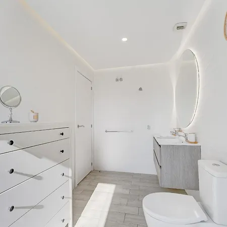 Daire Ocean Garden Sunset & Sunrise - Heated Pool - Ac - Lounge Zone
