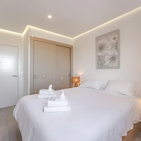 Daire Ocean Garden Sunset & Sunrise - Heated Pool - Ac - Lounge Zone *