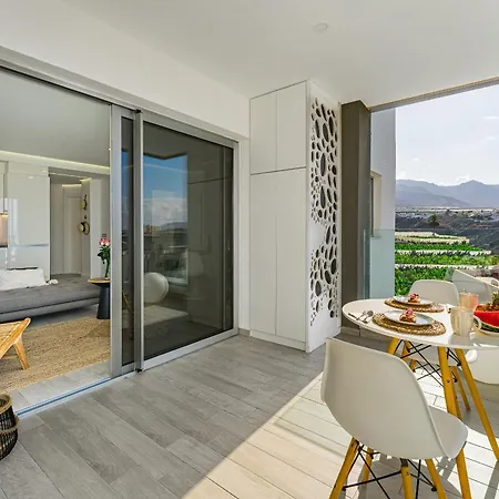 Daire Ocean Garden Sunset & Sunrise - Heated Pool - Ac - Lounge Zone *
