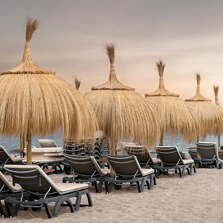 Ocean Garden Sunset & Sunrise - Heated Pool - Ac - Lounge Zone Daire