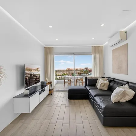 Daire Ocean Garden Sunset & Sunrise - Heated Pool - Ac - Lounge Zone